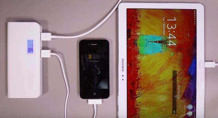 Don't run out of juice again with the Caseflex Universal Powerbank - Mobile Madhouse